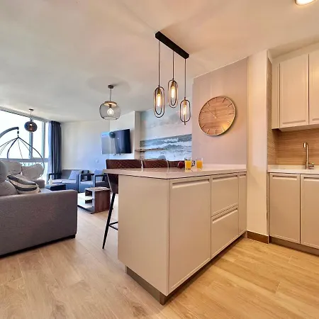 Torres De Yomely - Y4b * 美洲海滩