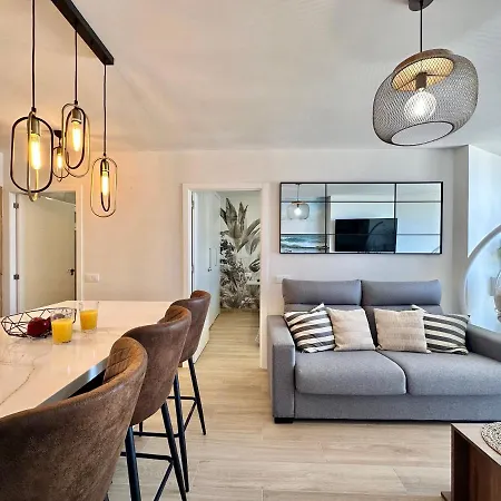 Torres De Yomely - Y4b 美洲海滩