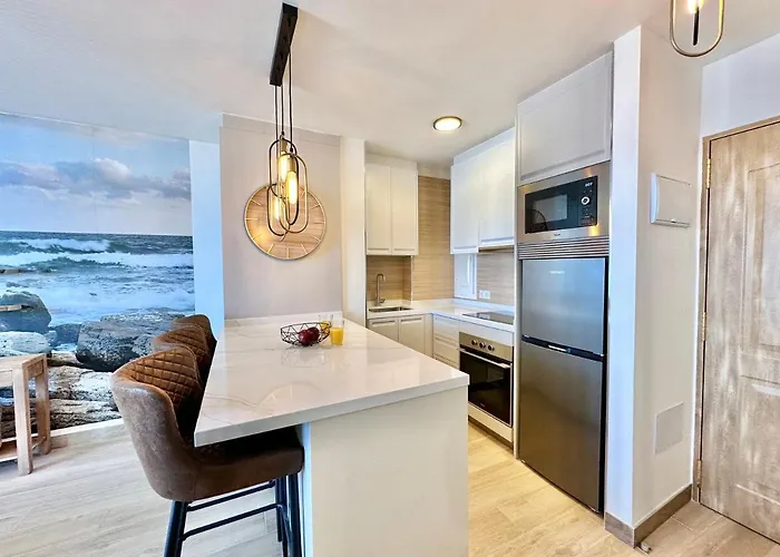 Torres De Yomely - Y4b * Playa de las Americas (Tenerife)