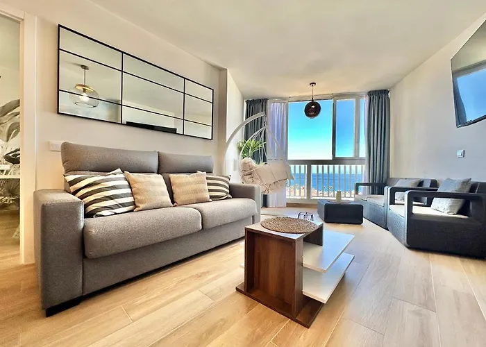 Torres De Yomely - Y4b * Playa de las Américas