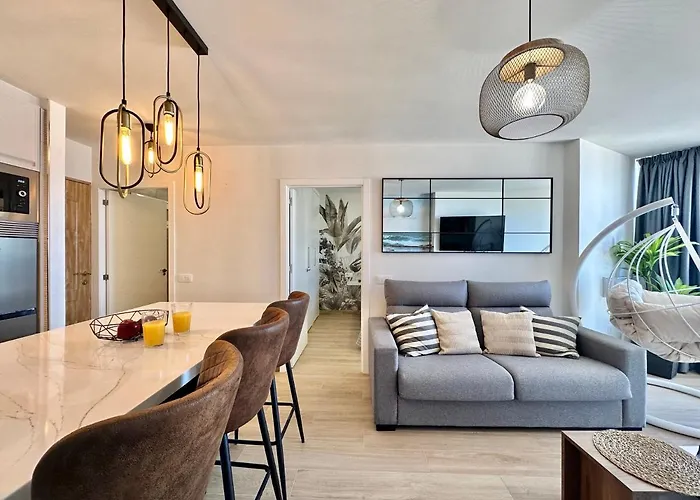 Torres De Yomely - Y4b Playa de las Américas